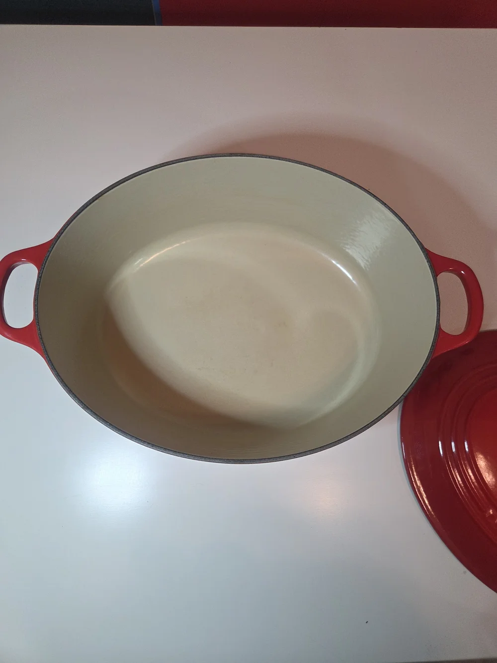 Le Creuset Signature Enameled Cast Iron Oval Dutch Oven